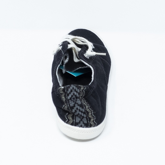 Women's Mad Love Lennie Lace-up Canvas Sneakers - Picture 5 of 8